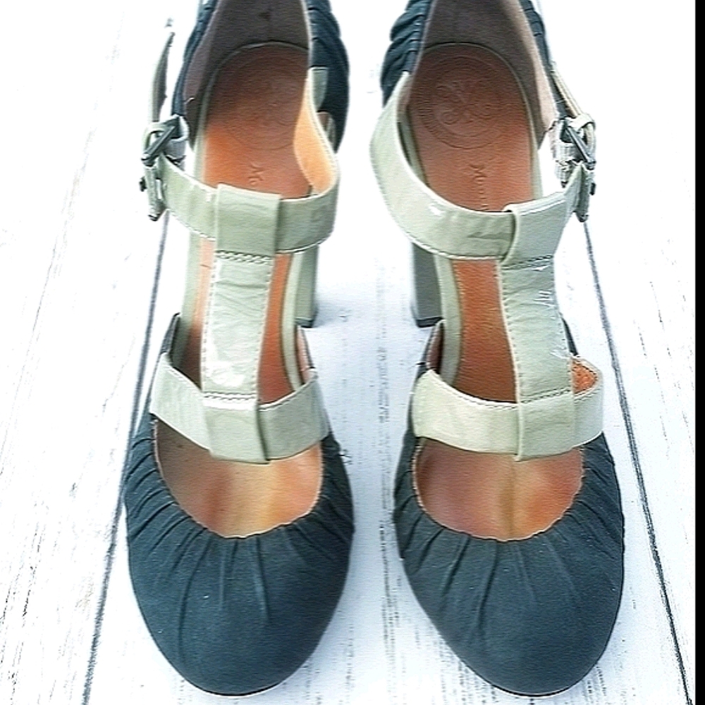 Modern Vintage Leather Mary Jane Heels 2 - Picture 9 of 10